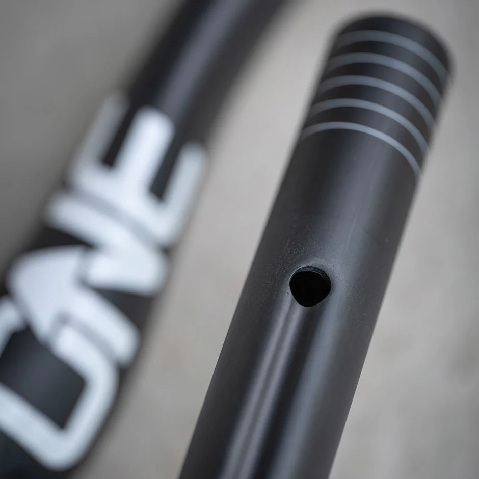 ONEUP CARBON E-BIKE HANDLEBAR [*decals not incl.]